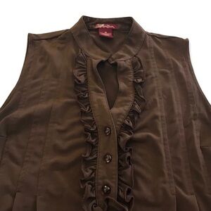 Miss Bison Brown Sleeveless Ruffle Jersey Blouse. Size Medium